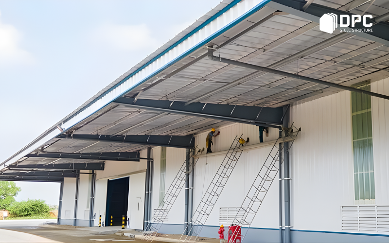 DPC Steel bí quyết chọn canopy chuẩn cho nhà xưởng kết cấu thép