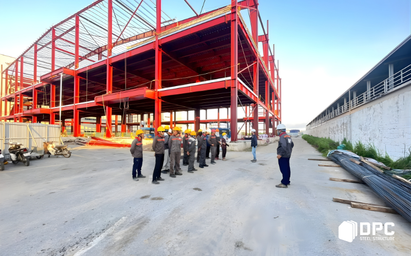 thi-cong-nha-xuong-khung-thep-dpc-steel