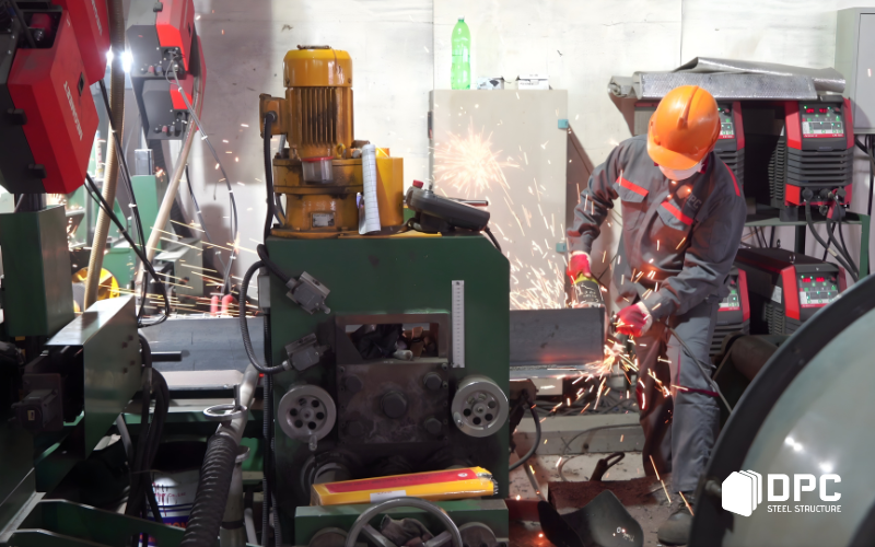 gia-cong-ket-cau-thep-nha-may