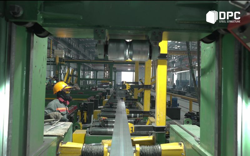 Dây chuyền sản xuất cấu kiện thép tại nhà máy DPC Steel
